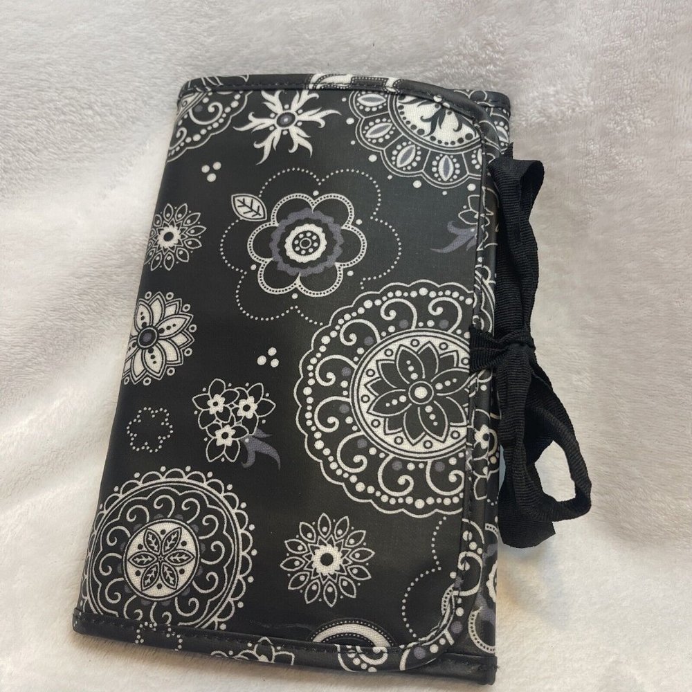 Thirty One Fold & Go Organizer Planner Trifold Note Pad Black and white